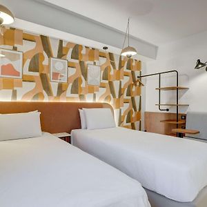 Standard Zimmer mit zwei Einzelbetten